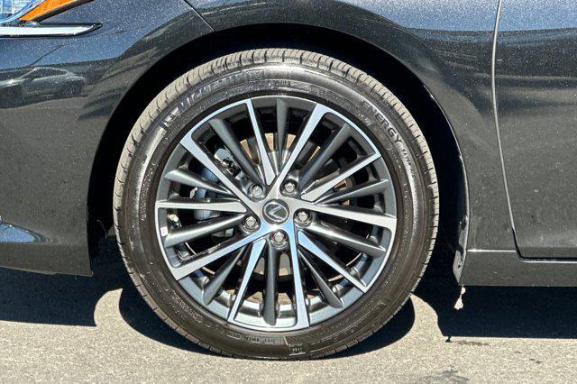 used 2025 Lexus ES 300h car, priced at $45,996