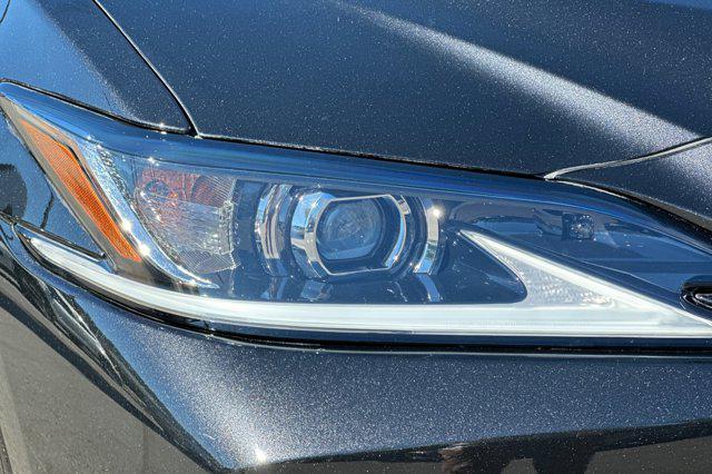 used 2025 Lexus ES 300h car, priced at $45,996