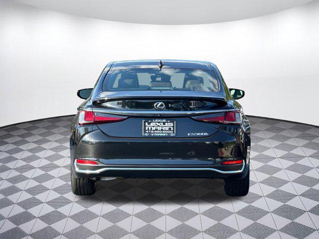 new 2025 Lexus ES 300h car, priced at $52,905