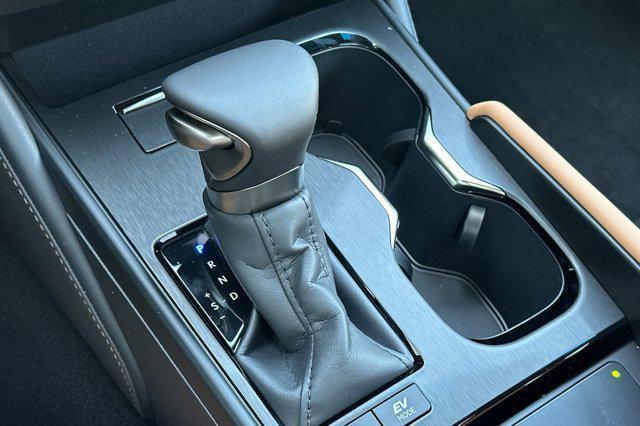 new 2025 Lexus ES 300h car, priced at $47,695