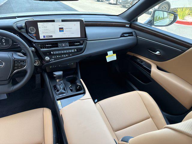new 2025 Lexus ES 300h car, priced at $47,195
