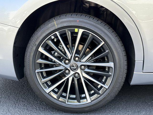 new 2025 Lexus ES 300h car, priced at $47,195