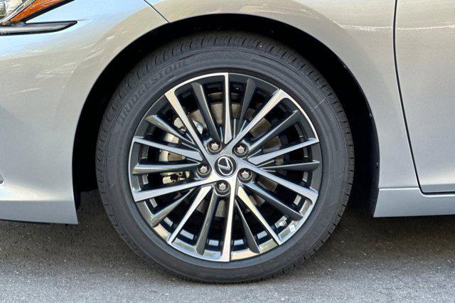new 2025 Lexus ES 300h car, priced at $47,695