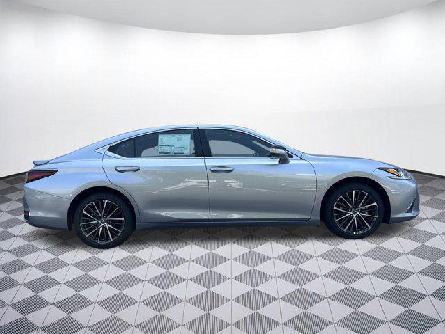 new 2025 Lexus ES 300h car, priced at $47,195