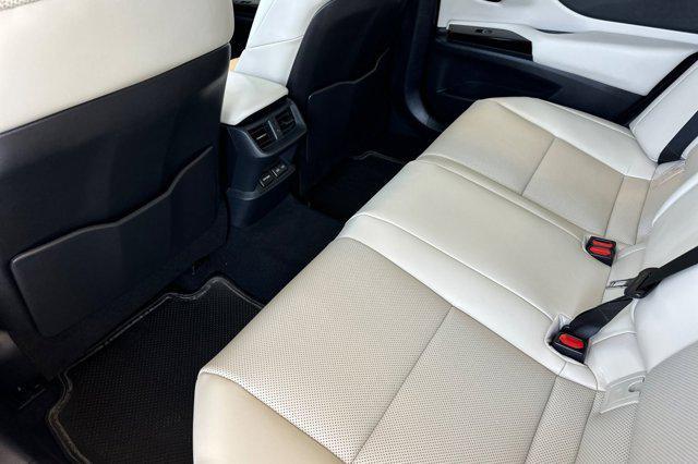 new 2025 Lexus ES 300h car, priced at $47,695