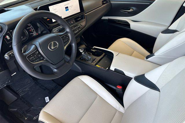 new 2025 Lexus ES 300h car, priced at $47,695