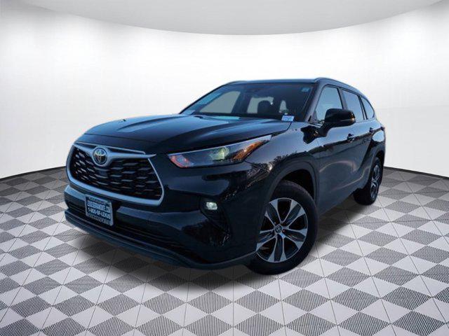 used 2024 Toyota Highlander car, priced at $39,999
