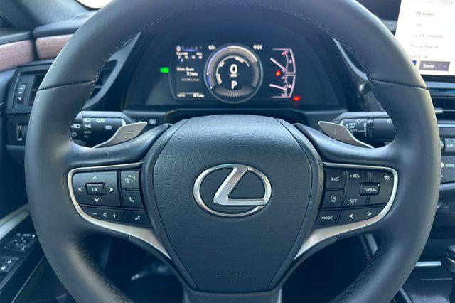 new 2025 Lexus ES 300h car, priced at $48,444