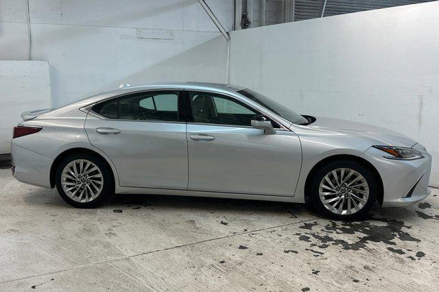 used 2021 Lexus ES 300h car, priced at $38,999