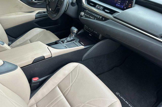 used 2021 Lexus ES 300h car, priced at $38,999