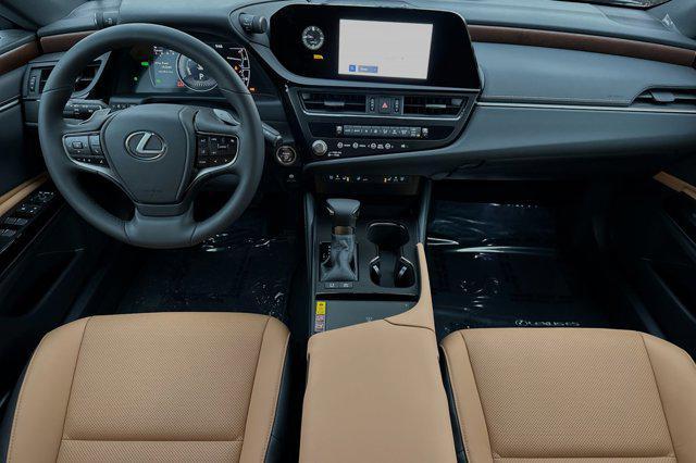 new 2025 Lexus ES 300h car, priced at $47,901