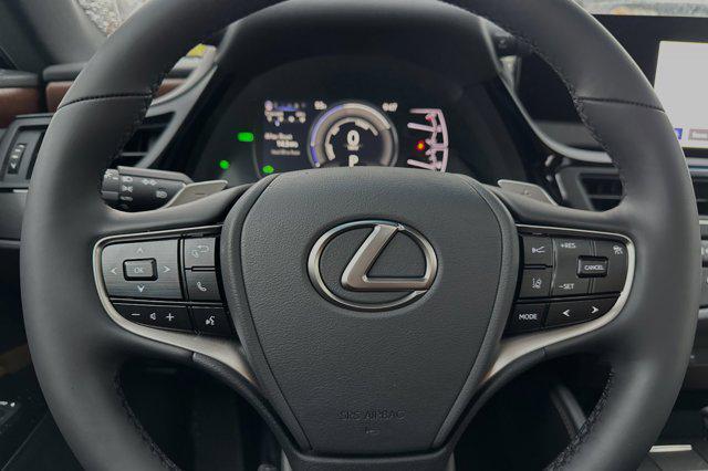 new 2025 Lexus ES 300h car, priced at $47,901