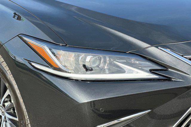used 2025 Lexus ES 300h car, priced at $43,498