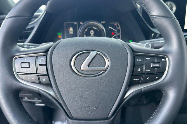 used 2025 Lexus ES 300h car, priced at $43,498