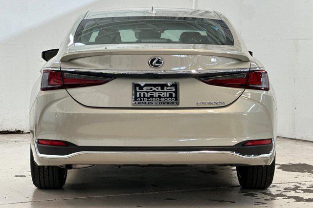 new 2025 Lexus ES 300h car, priced at $50,341