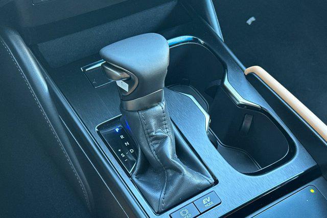 new 2025 Lexus ES 300h car, priced at $47,114