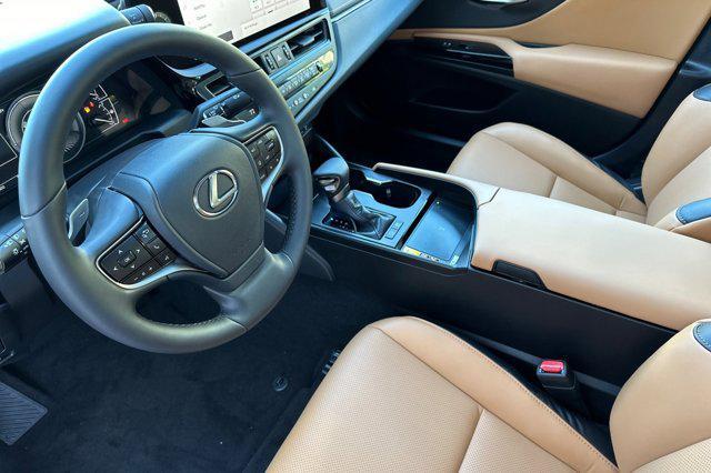 new 2025 Lexus ES 300h car, priced at $47,114