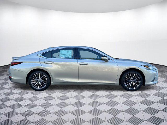 new 2025 Lexus ES 300h car, priced at $47,114