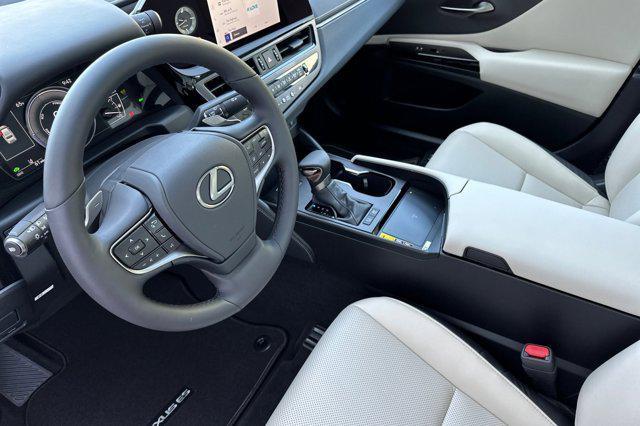 new 2025 Lexus ES 300h car, priced at $46,370