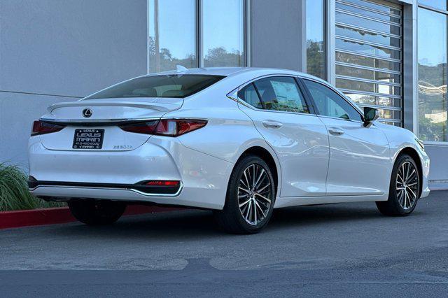 new 2025 Lexus ES 300h car, priced at $46,370