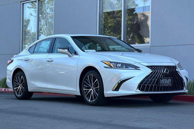 new 2025 Lexus ES 300h car, priced at $46,370