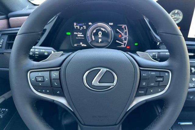 new 2025 Lexus ES 300h car, priced at $46,370