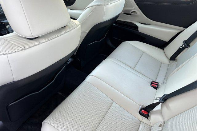new 2025 Lexus ES 300h car, priced at $46,370