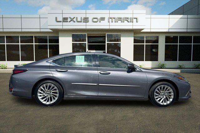 used 2019 Lexus ES 300h car, priced at $27,999