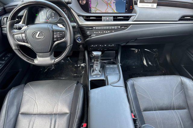 used 2019 Lexus ES 300h car, priced at $27,999