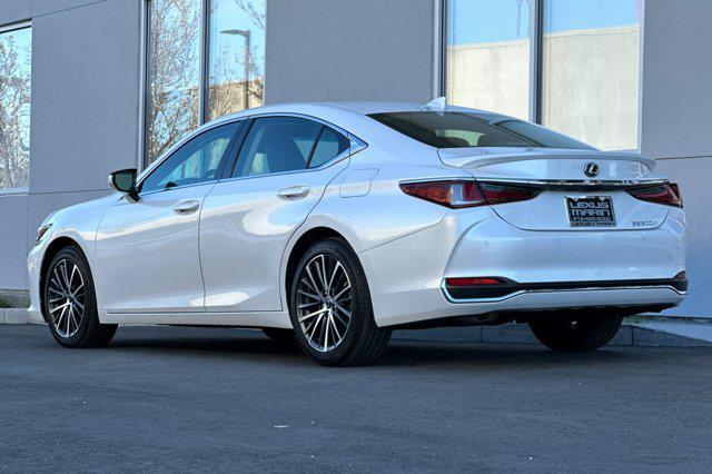 used 2025 Lexus ES 300h car, priced at $45,999