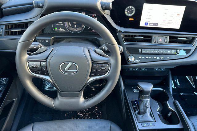 used 2025 Lexus ES 300h car, priced at $45,999