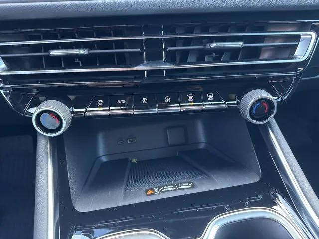 new 2026 Chevrolet Traverse car, priced at $42,345