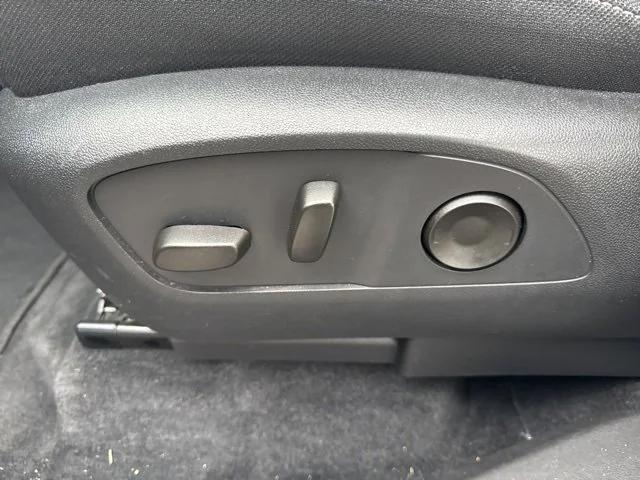 used 2025 Chevrolet Traverse car, priced at $36,595