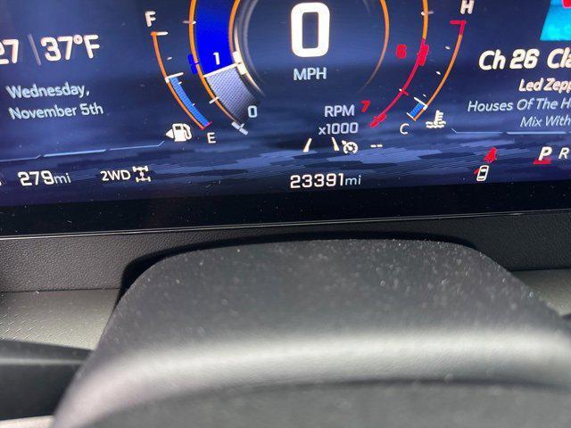 used 2025 Chevrolet Traverse car, priced at $36,595