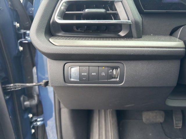 used 2025 Chevrolet Traverse car, priced at $36,595