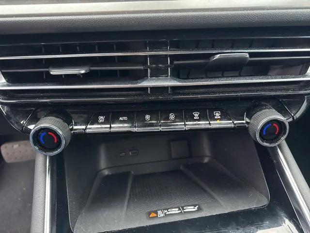 used 2025 Chevrolet Traverse car, priced at $36,595