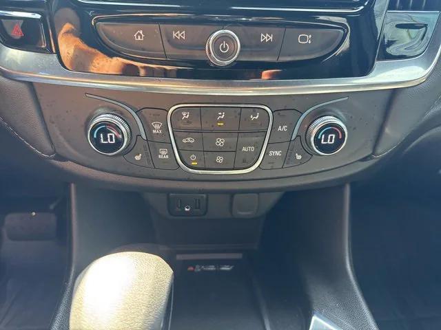 used 2023 Chevrolet Traverse car, priced at $28,499