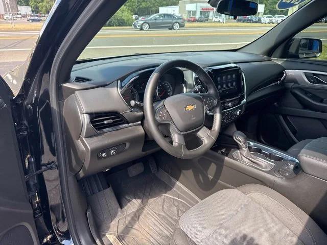 used 2023 Chevrolet Traverse car, priced at $28,499
