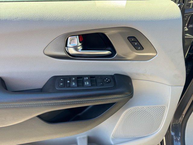 used 2021 Chrysler Pacifica car, priced at $16,959