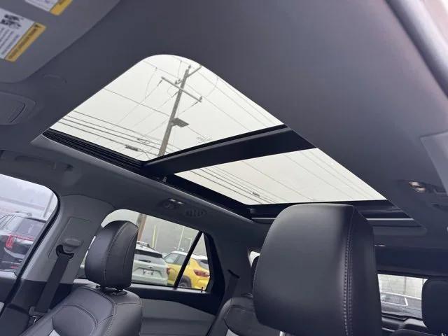 used 2023 Ford Explorer car, priced at $33,900
