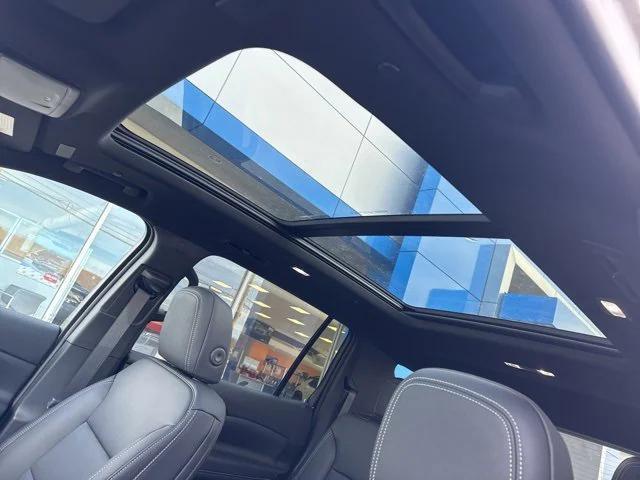 new 2025 Chevrolet Traverse car, priced at $52,255