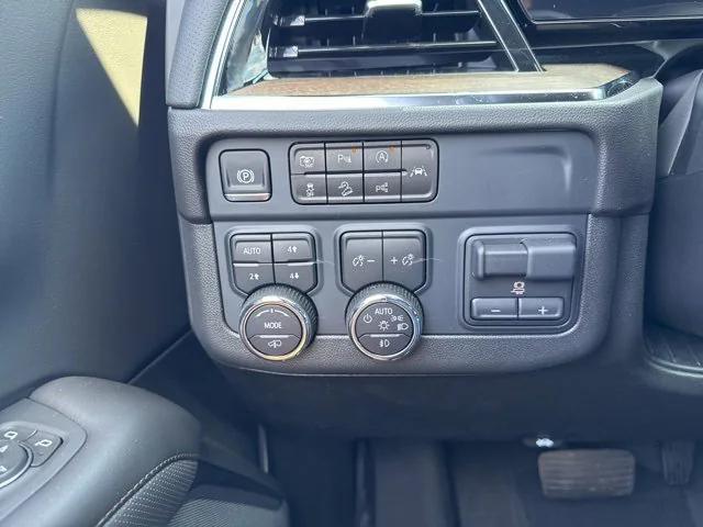 new 2025 Chevrolet Suburban car, priced at $92,225