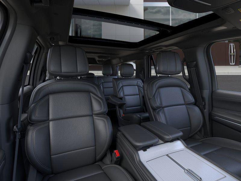 new 2025 Lincoln Navigator car, priced at $109,265