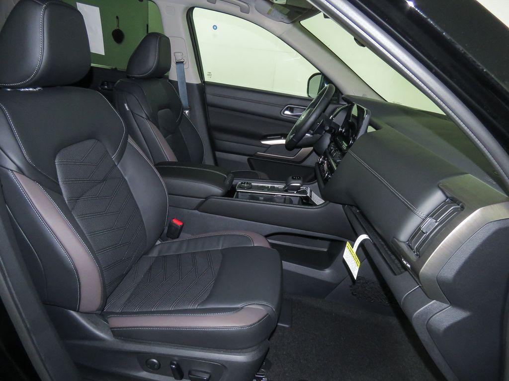 new 2025 Nissan Pathfinder car, priced at $47,744