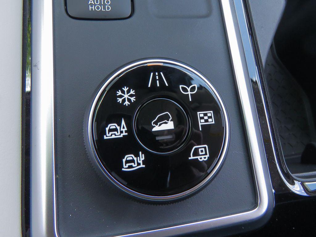 new 2025 Nissan Pathfinder car, priced at $45,593