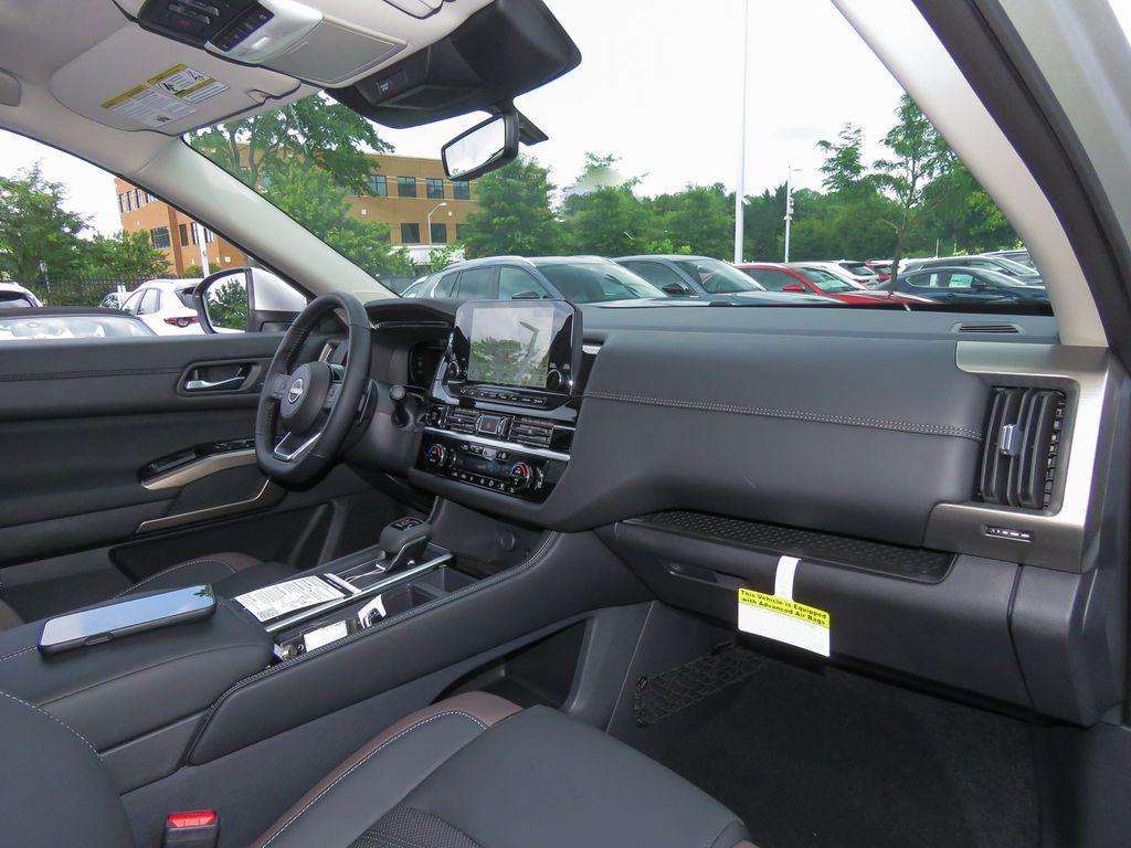 new 2025 Nissan Pathfinder car, priced at $48,967