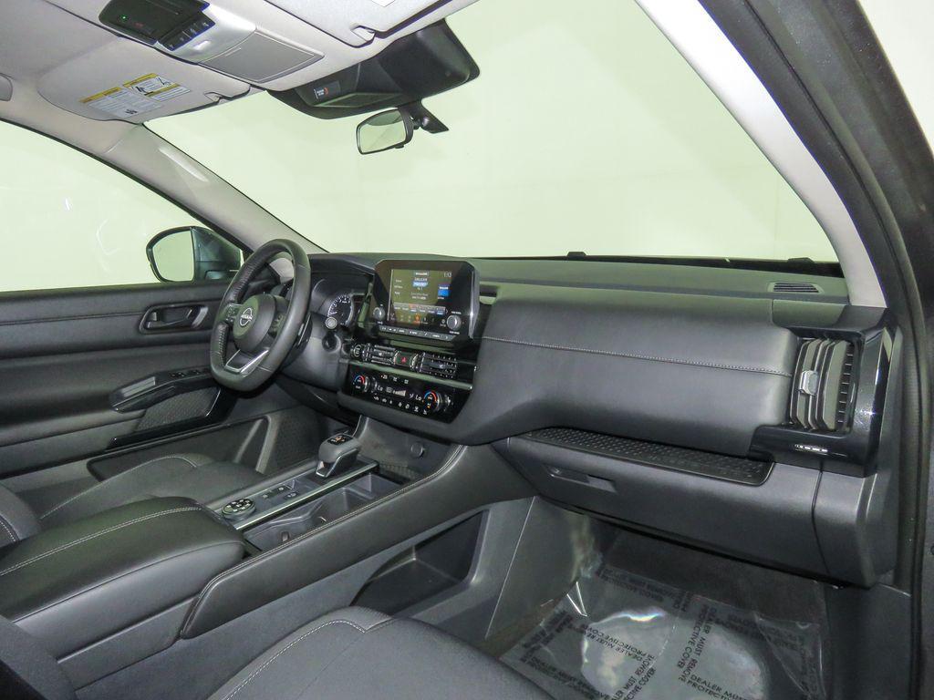used 2024 Nissan Pathfinder car, priced at $32,000
