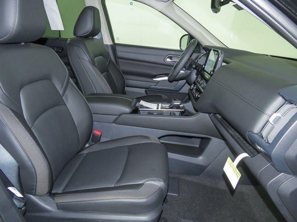 new 2025 Nissan Pathfinder car, priced at $42,522
