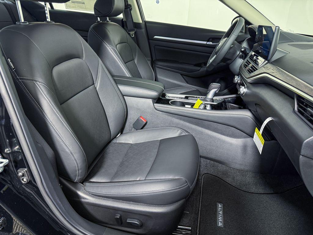new 2025 Nissan Altima car, priced at $33,378