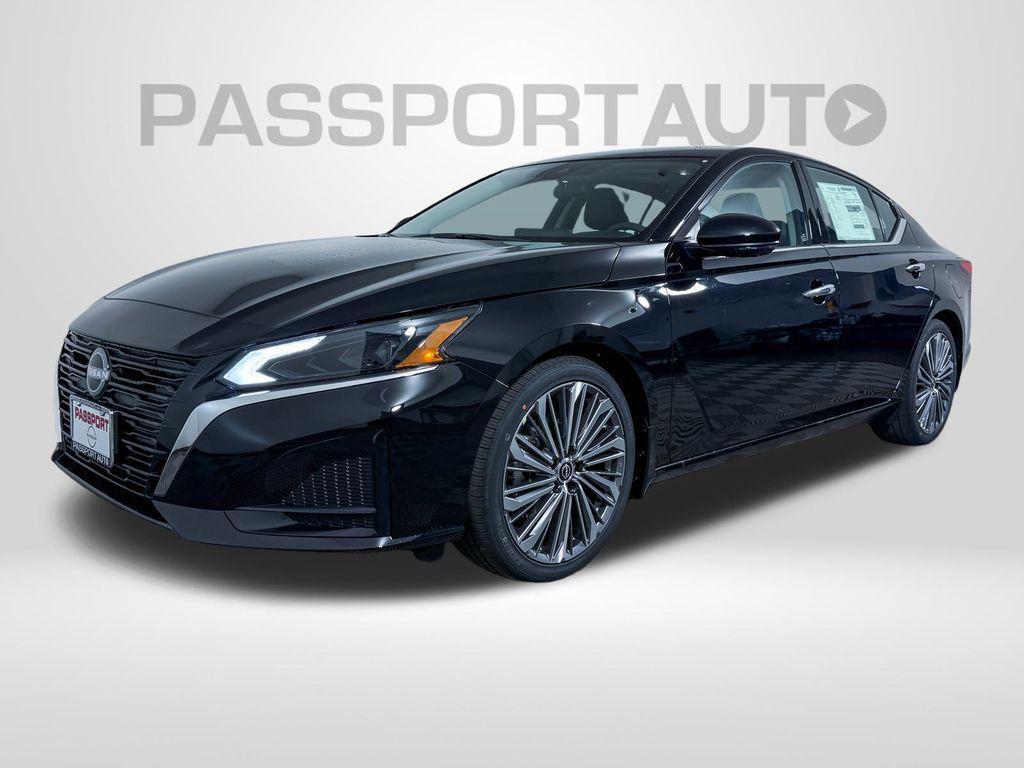 new 2025 Nissan Altima car, priced at $33,378